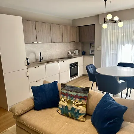 Elegant Escape In - Walk To And Old Town