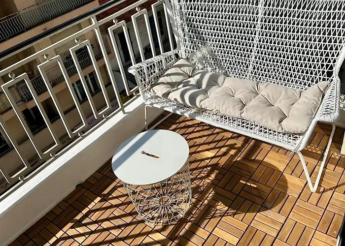 Elegant Escape In - Walk To And Old Town Apartamento