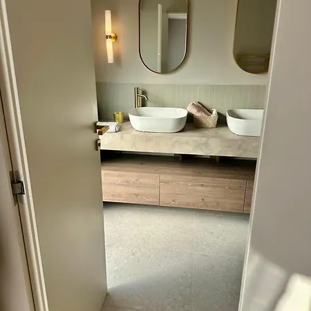 Elegant Escape In - Walk To And Old Town Апартаменти Антіб