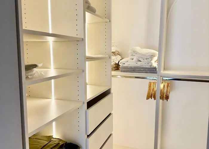 Appartamento Elegant Escape In - Walk To And Old Town *