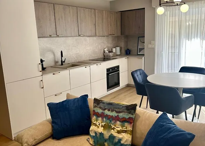 Elegant Escape In - Walk To And Old Town